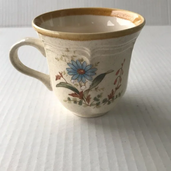 Set Of 2 Vintage “Blue Daisies” By Mikasa Coffee/Tea Cups - Picture 5 of 10